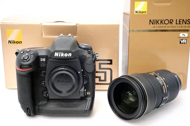 ニコン D5 CF-Type ボディ - AF-S NIKKOR 24-70mm f/2.8E ED VR カメラ ...