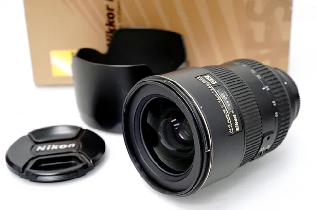 ニコン AF-S DX Zoom-Nikkor 17-55mm f/2.8G IF-ED レンズ