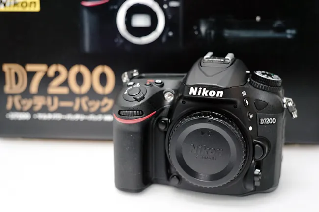 ニコン D7200 バッテリーパックキット カメラ カメラお買取りしました