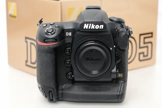 ニコン D5 XQD-Type ボディ カメラ