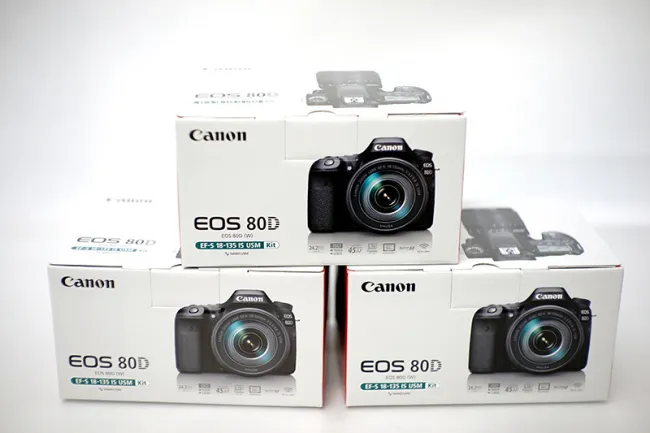 キヤノン EOS 80D EF-S18-135 IS USM レンズキット カメラ