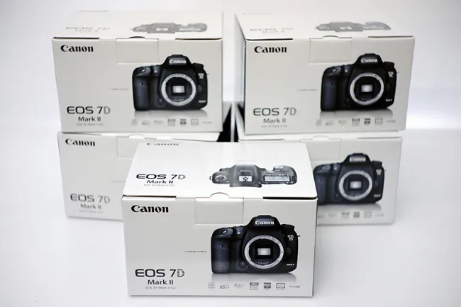 キヤノン EOS 7D Mark II ボディ カメラ