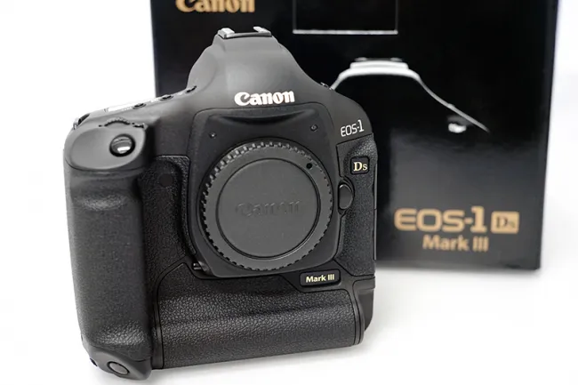 キヤノン EOS-1Ds Mark III ボディ カメラ カメラお買取りしました
