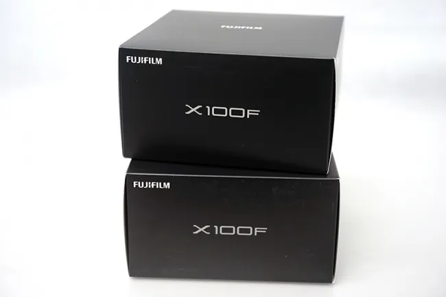 富士フイルム X100F カメラ
