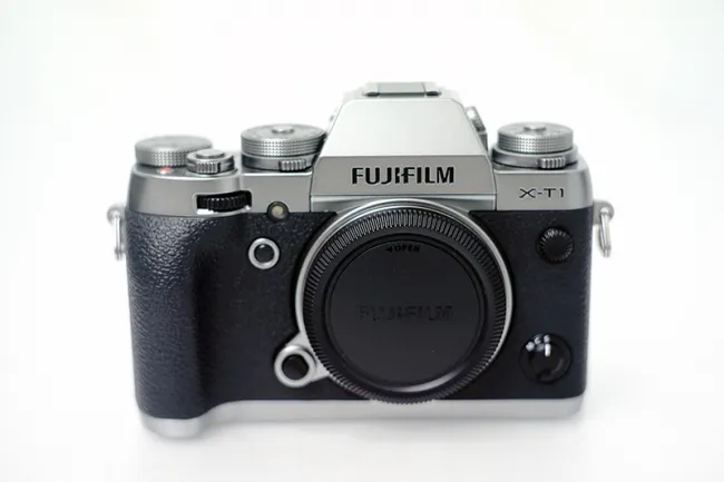 富士フイルム X-T1 グラファイトシルバーエディション カメラ